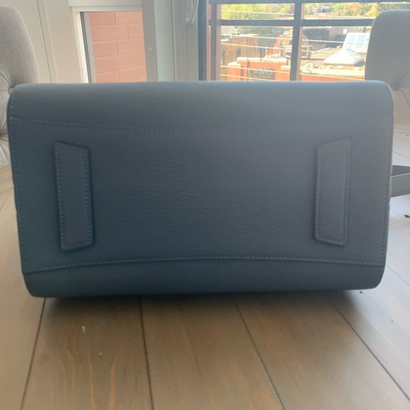 Authentic Givenchy Antigona Small Bag - Picture 5 of 7
